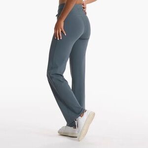 NWT - Vuori Daily Wide Leg Pant - Medium